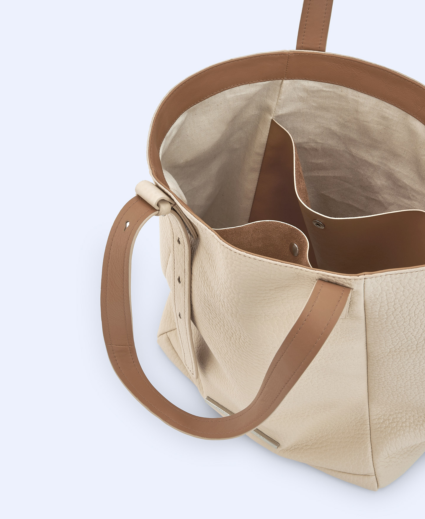 Responsible leather shopper image number 3