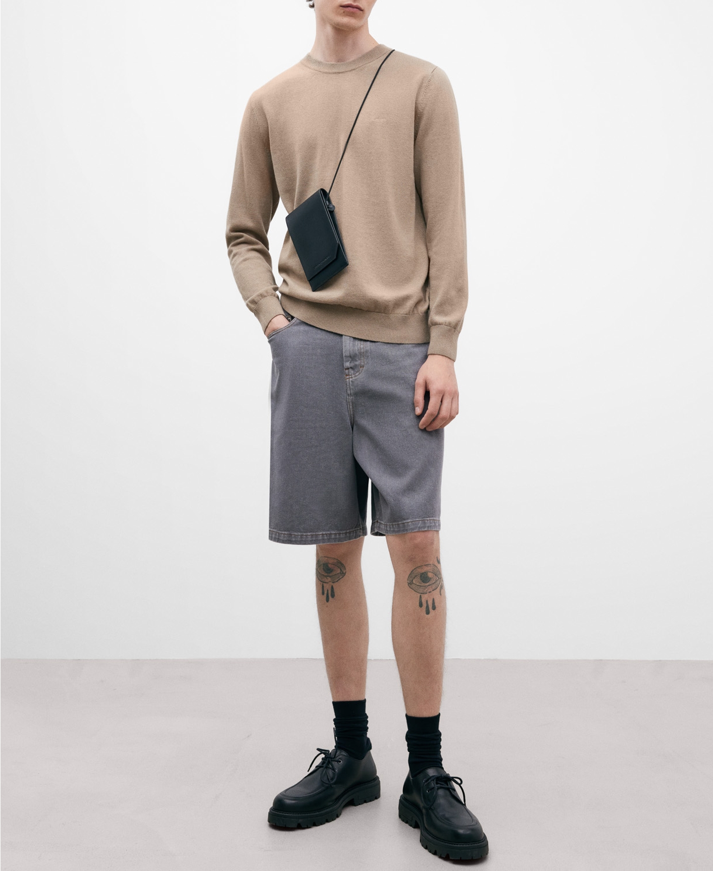 Crew neck cotton sweater for men image number 1