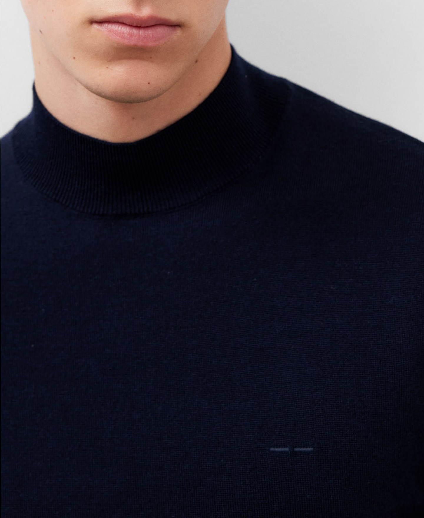 Merino wool perkins collar sweater men image number 3