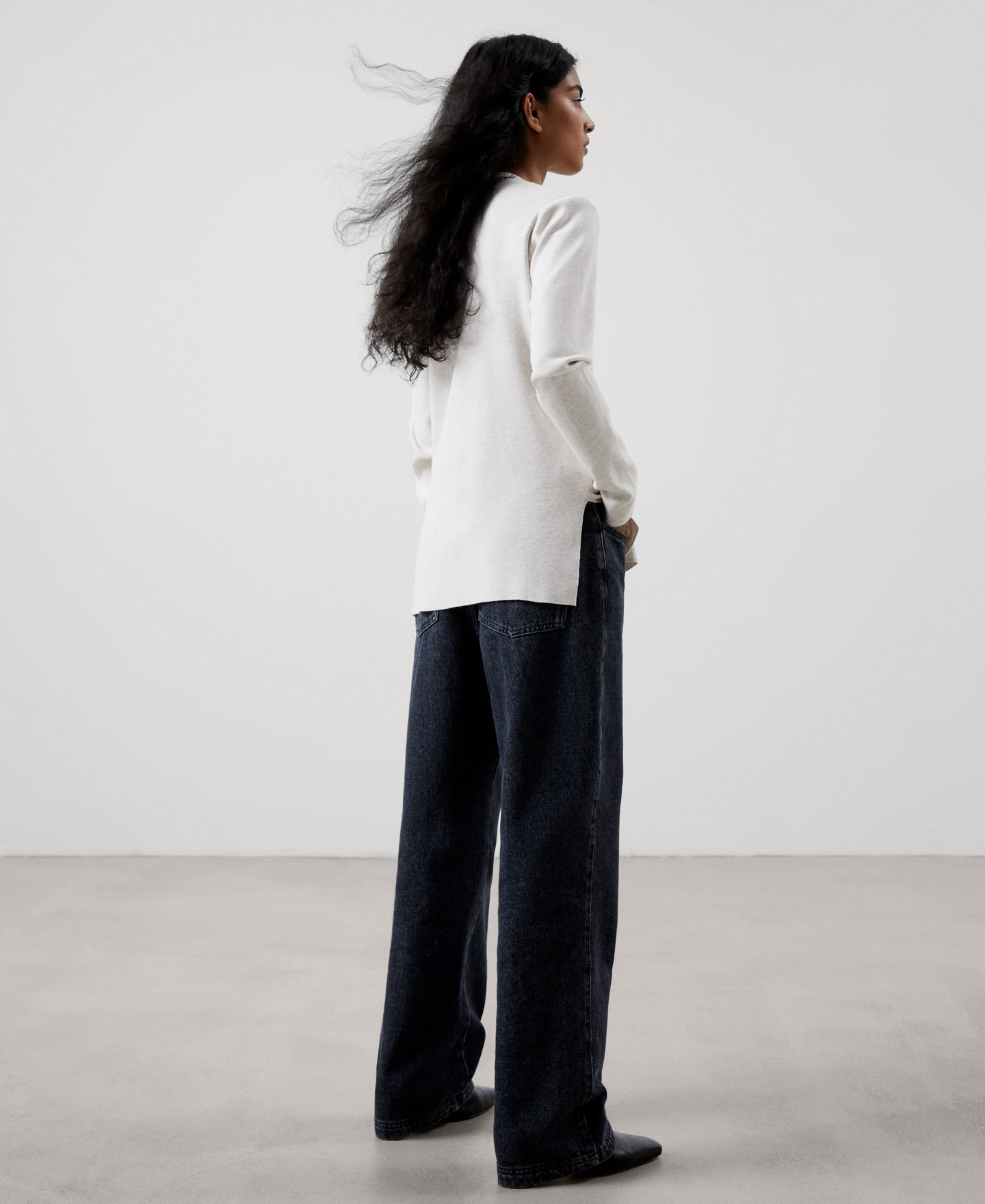 V-neck viscose sweater image number 2
