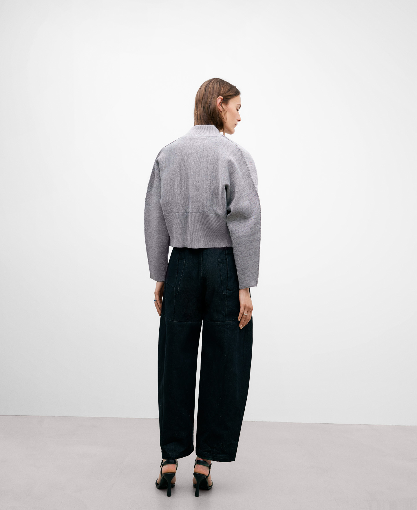 Women's knitted bomber jacket image number 2