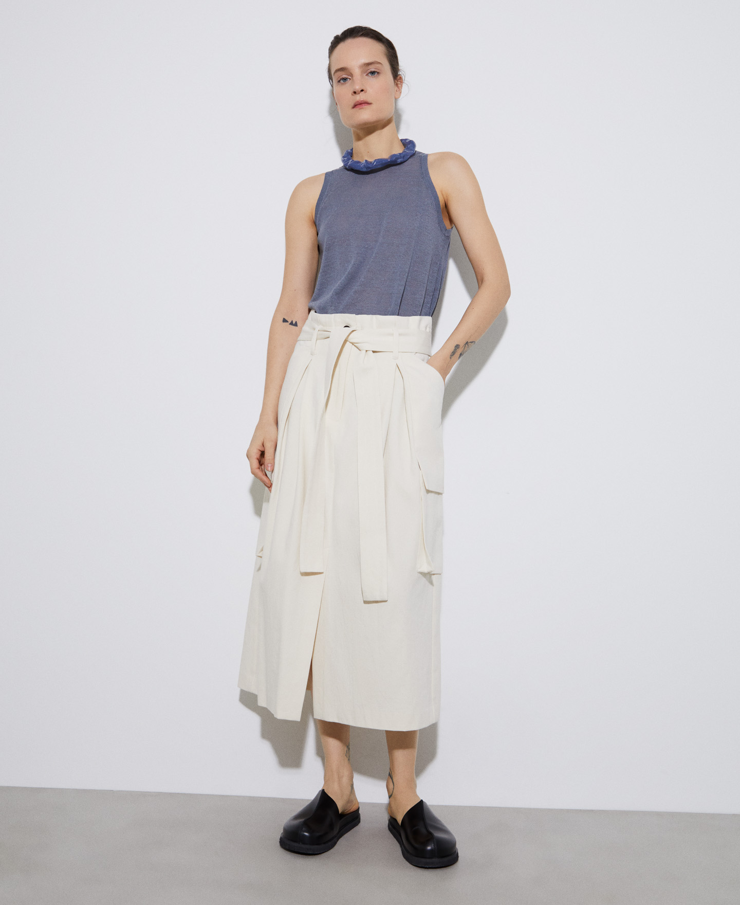 Straight skirt in cotton twill image number 1