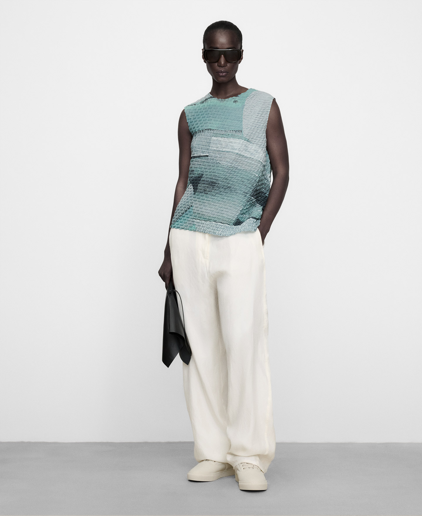 Asymmetrisches Crinkle-Top mit Print image number 1