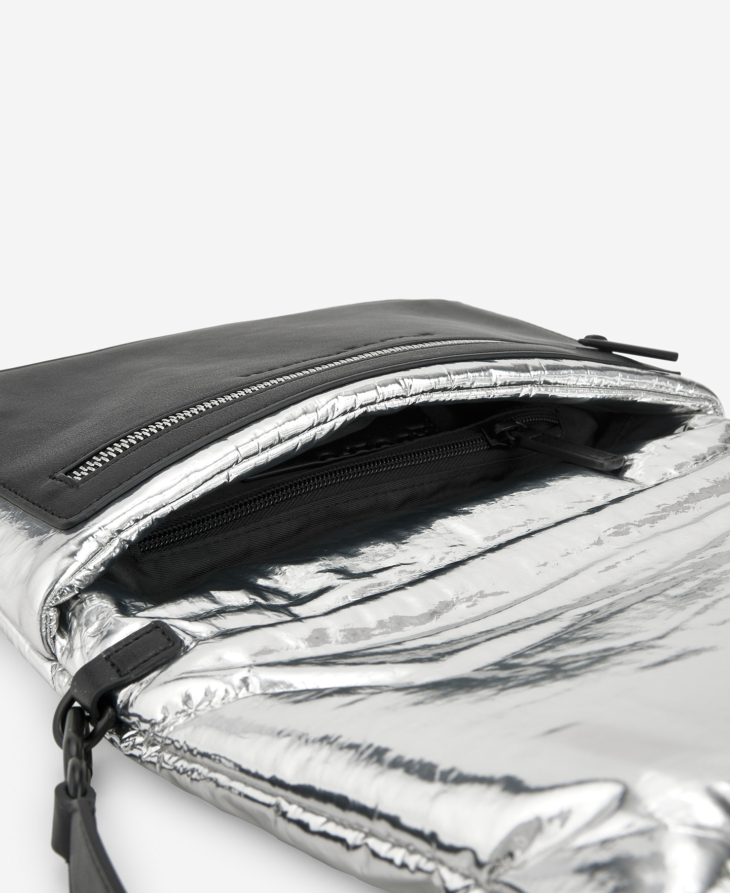 Silver padded shoulder bag image number 2