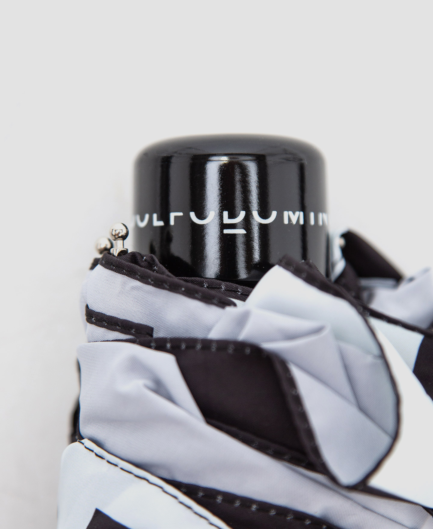 Folding umbrella with envelope cover image number 2