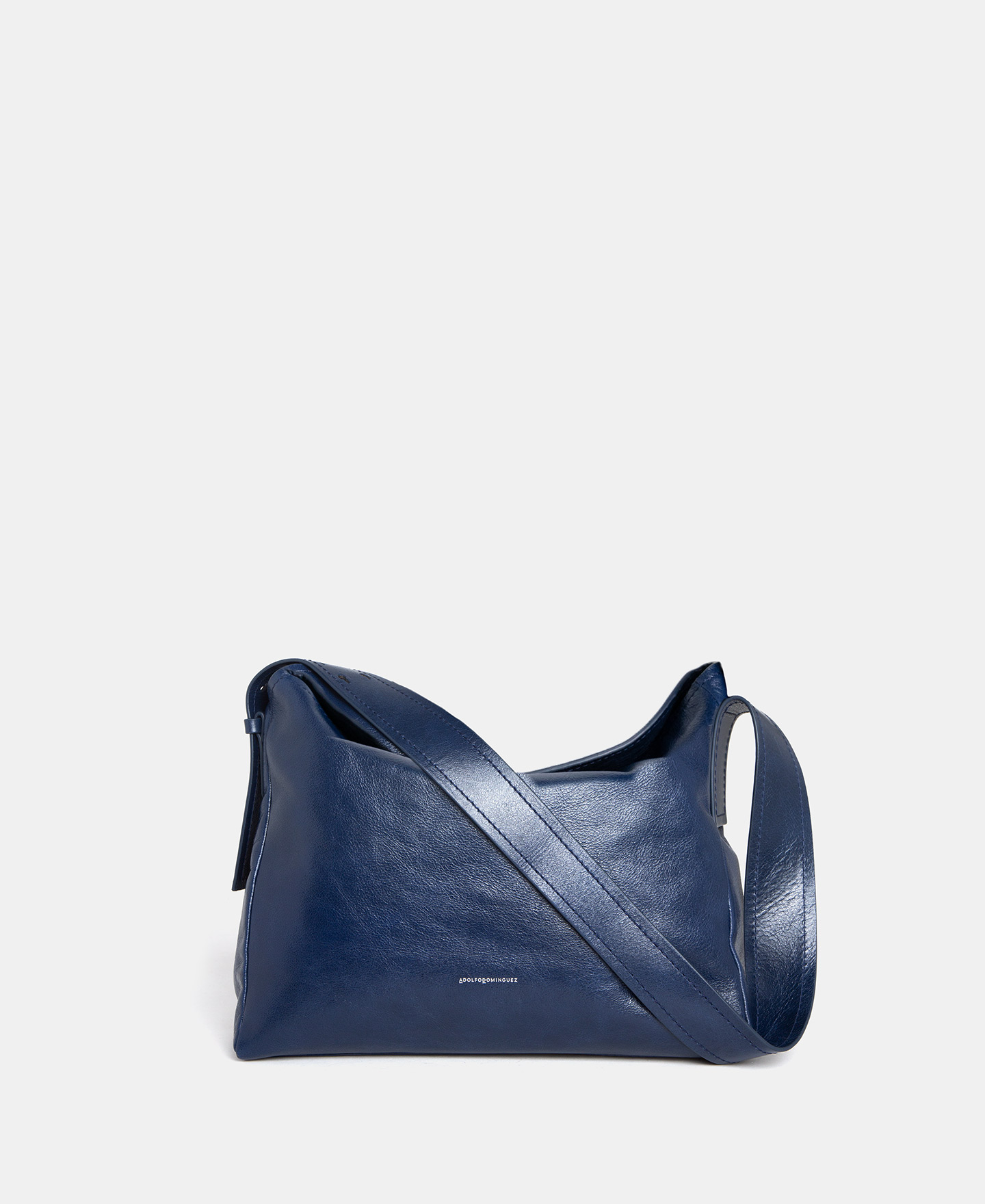 Hobo with magnetic clasp in leather image number 0