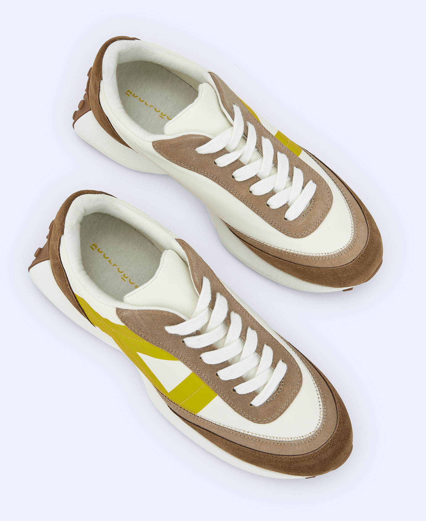 Zapatilla deportiva en piel image number 1