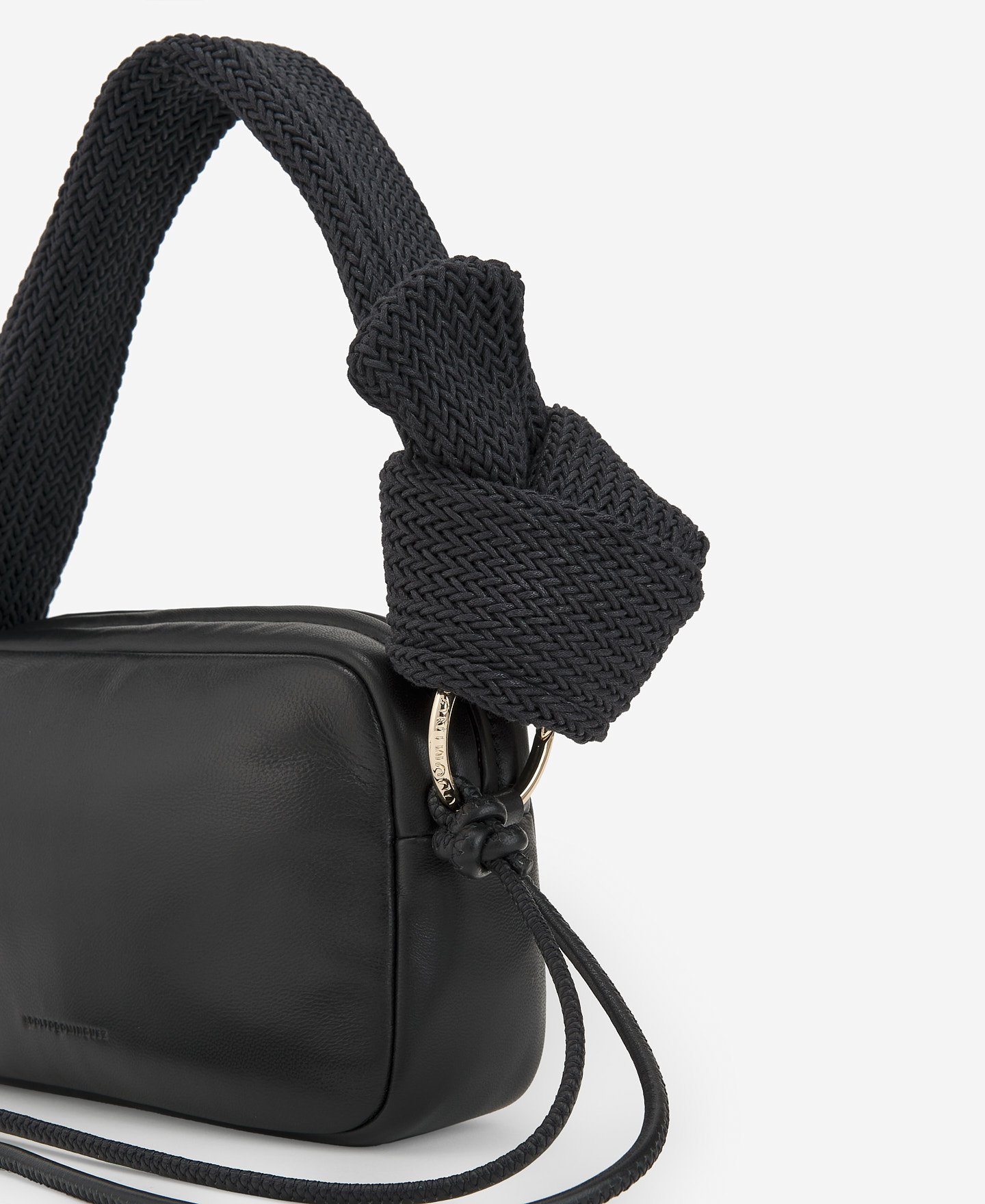 Bandolera piel responsable negra mujer image number 3