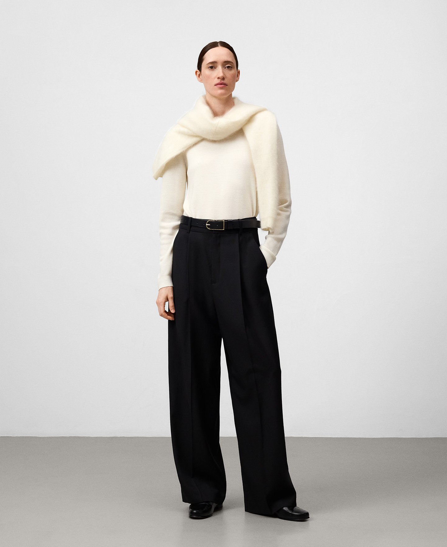 Jersey cuello caja lana merino mujer image number 1