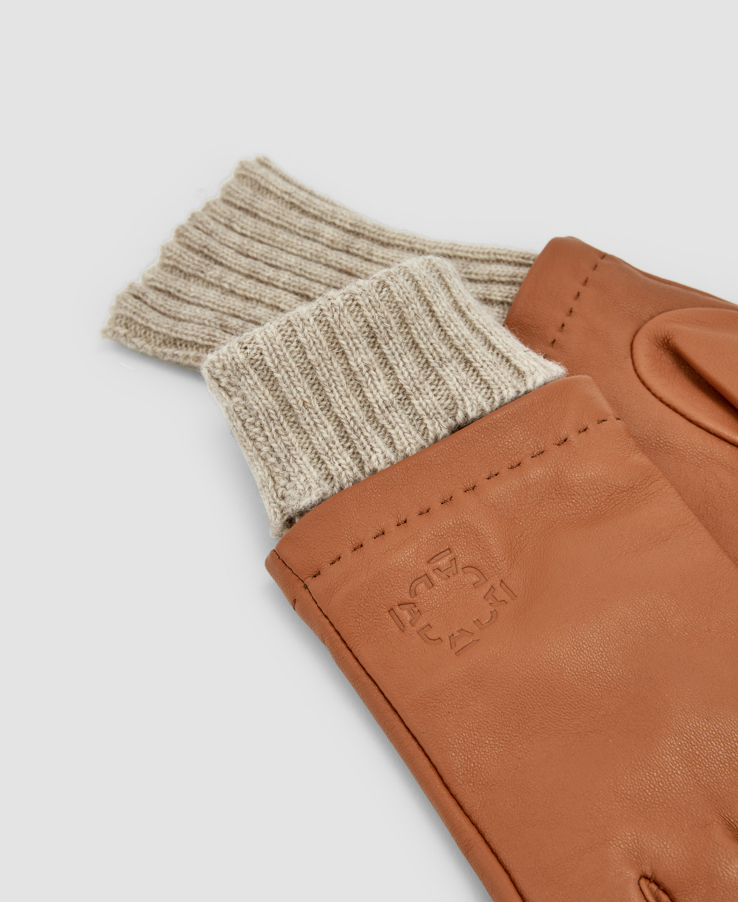 Responsible knitted and leather gloves image number 1