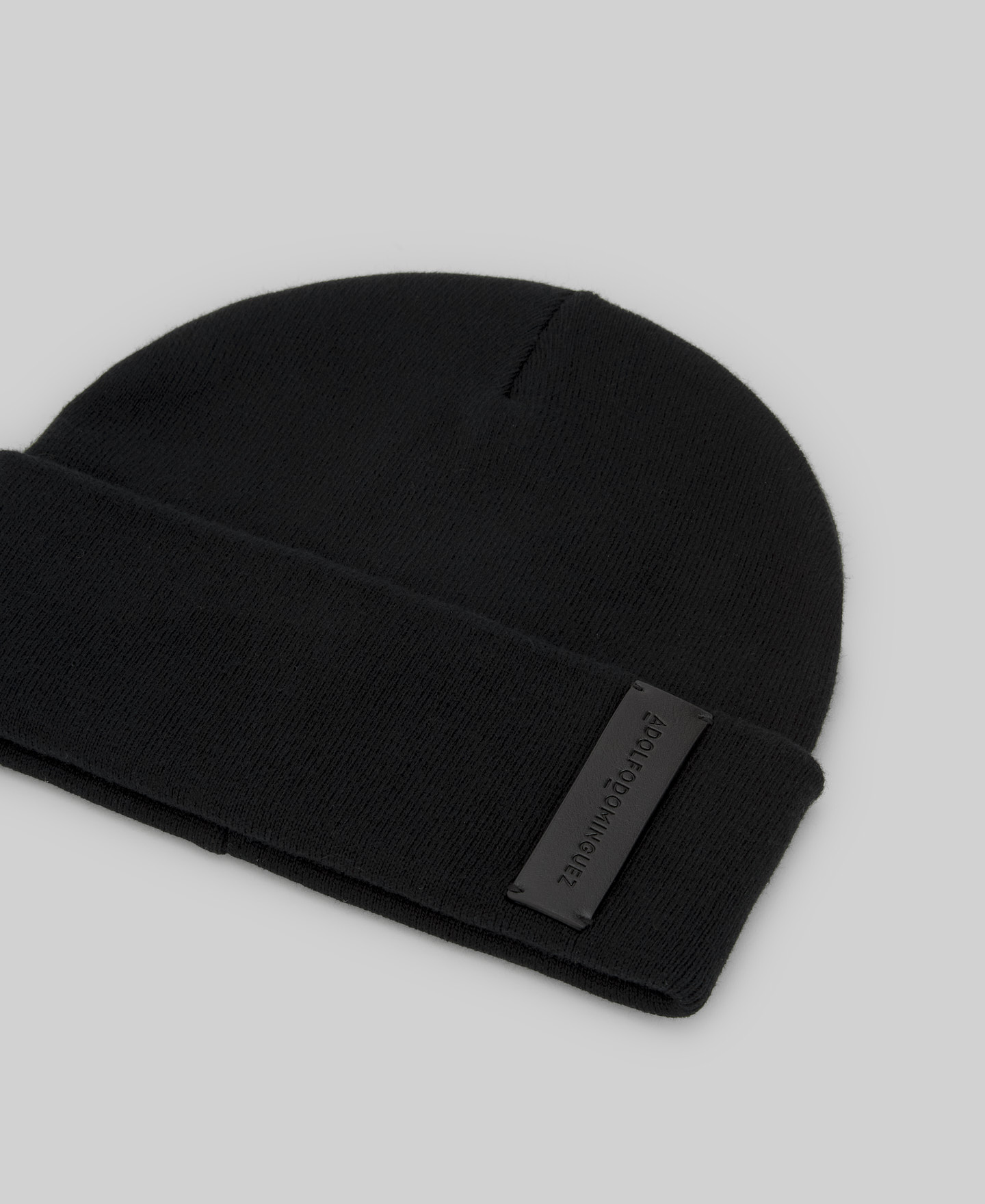 Cotton beanie with logo man image number 1