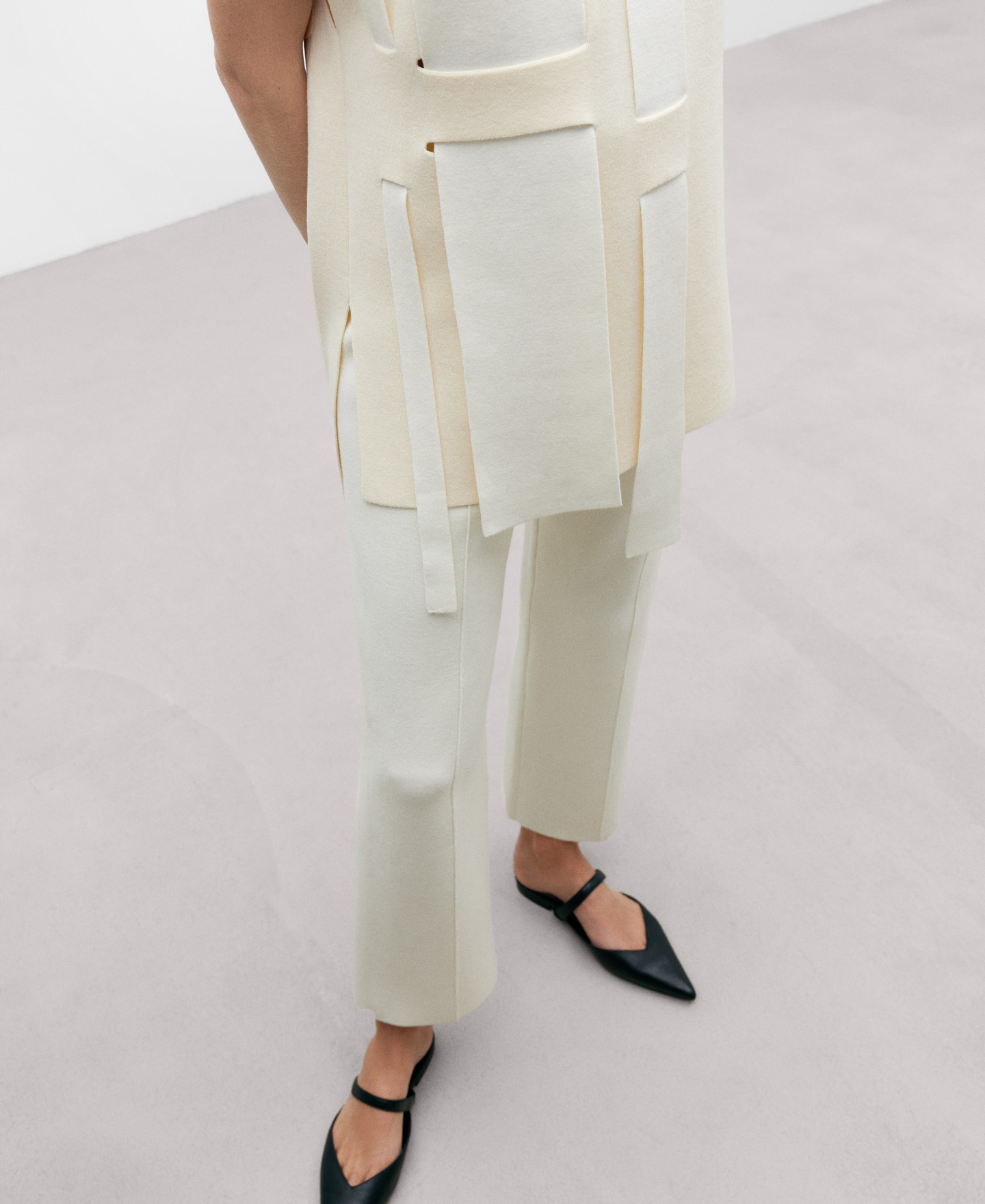 ストラップデザインのウエストコート image number 3
