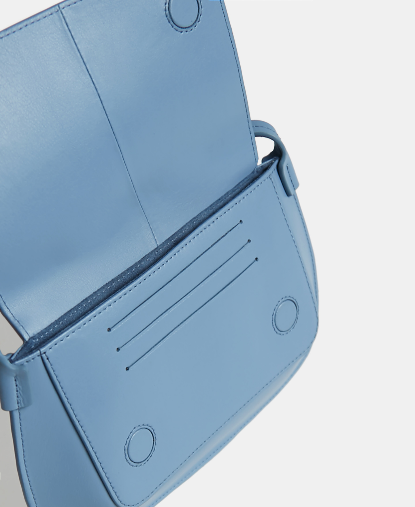 Mini flat shoulder bag in vachetta image number 2