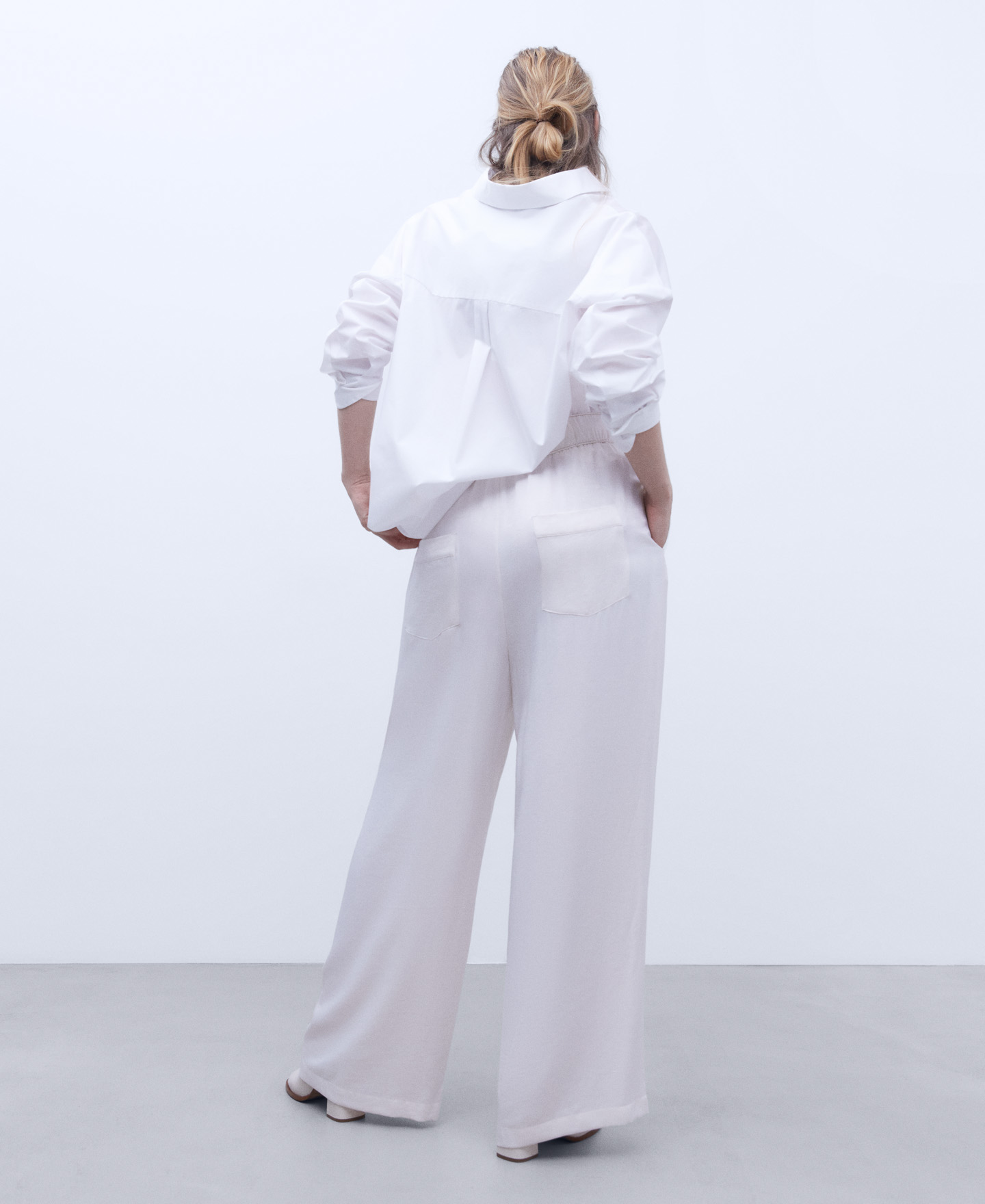 Straight cut trousers image number 2