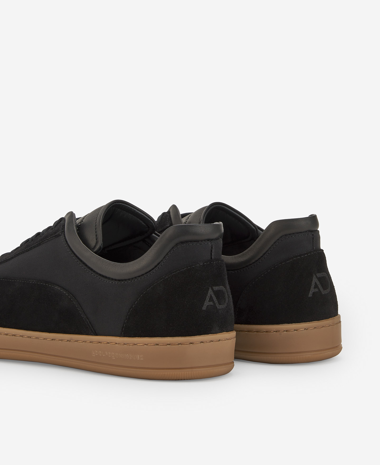Black trainer for men image number 2