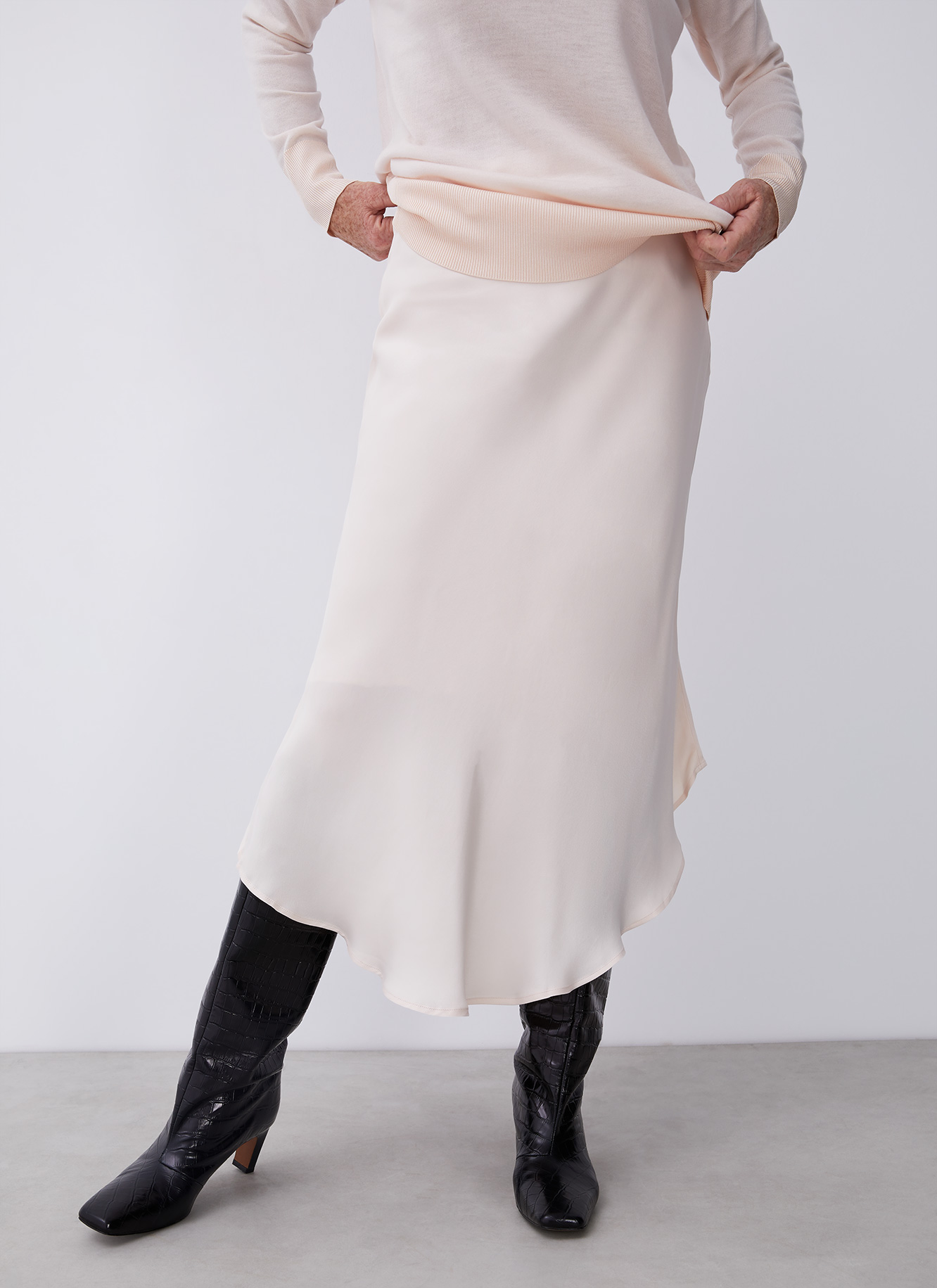Midi fluid fabric skirt image number 0