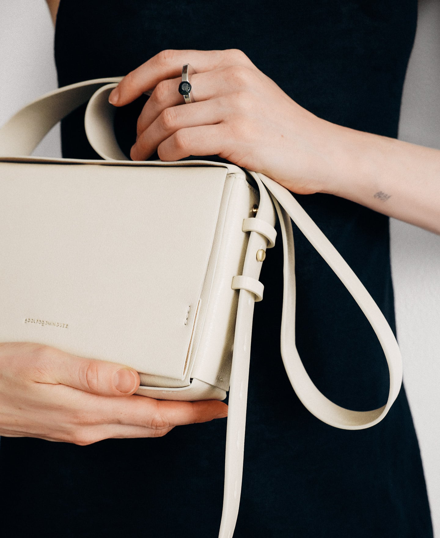 Horizonte medium crossbody image number 7