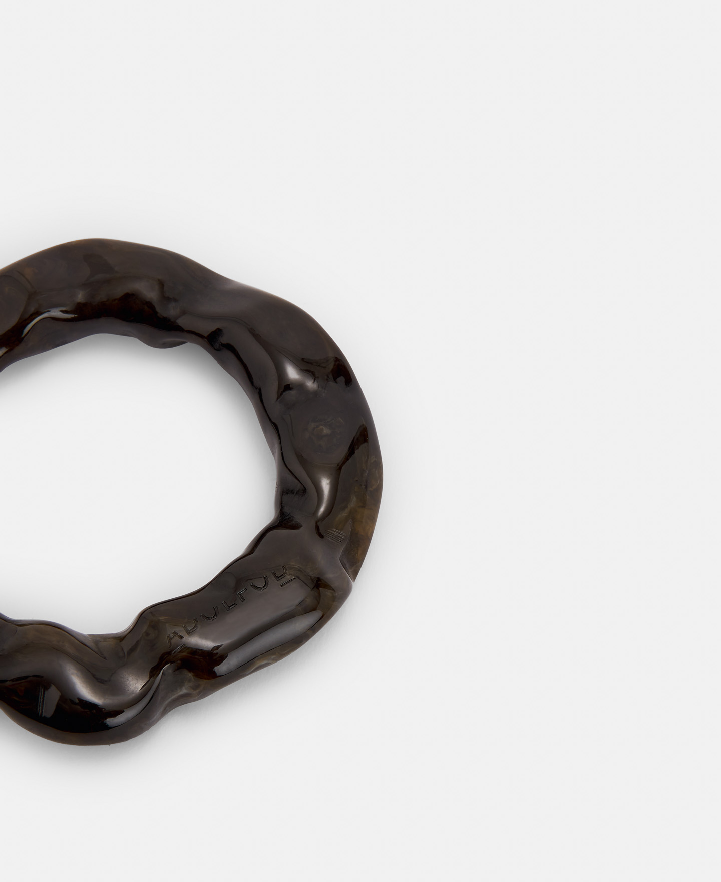Volumetric resin bracelet image number 1
