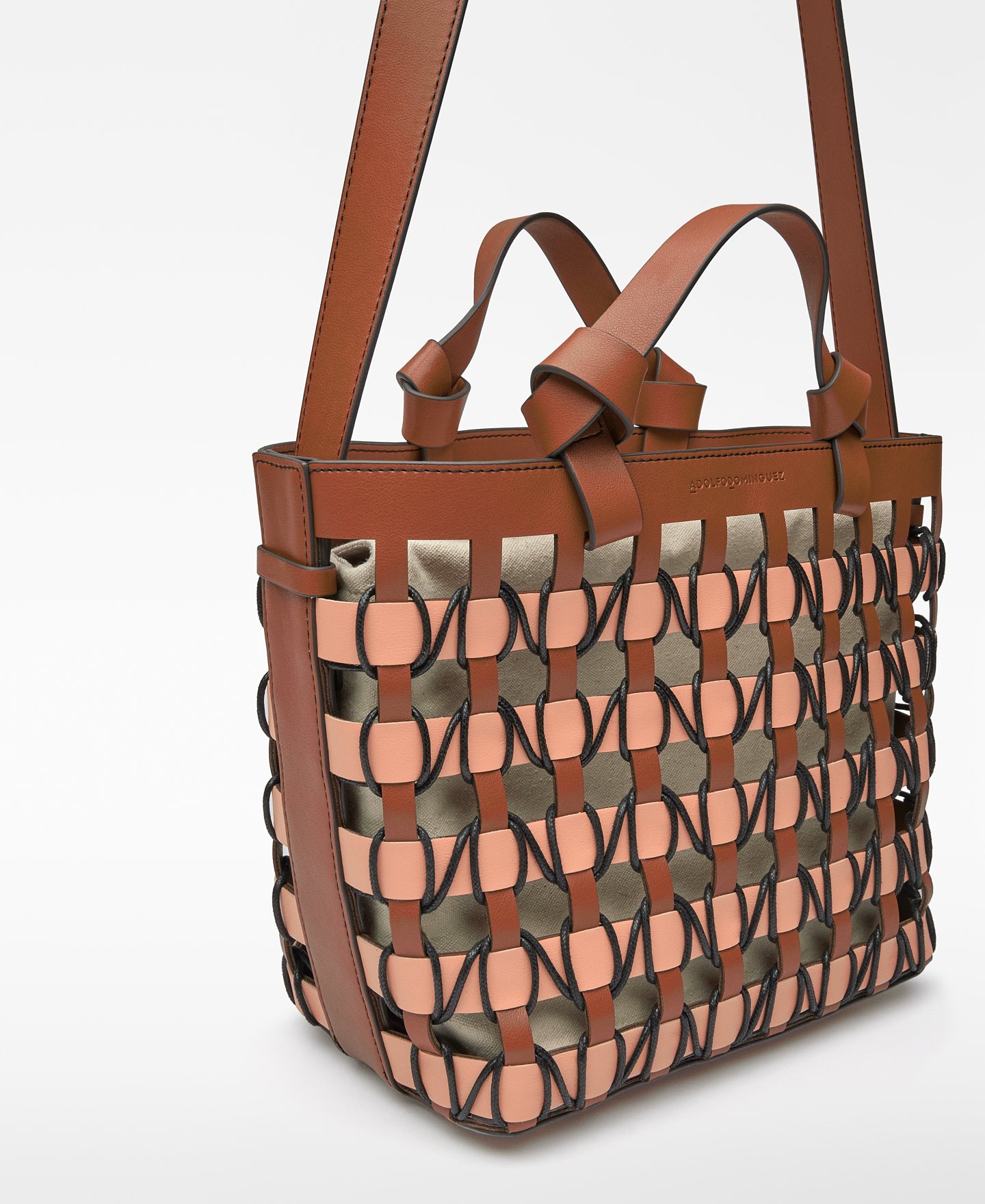 Medium braided basket bag woman image number 3