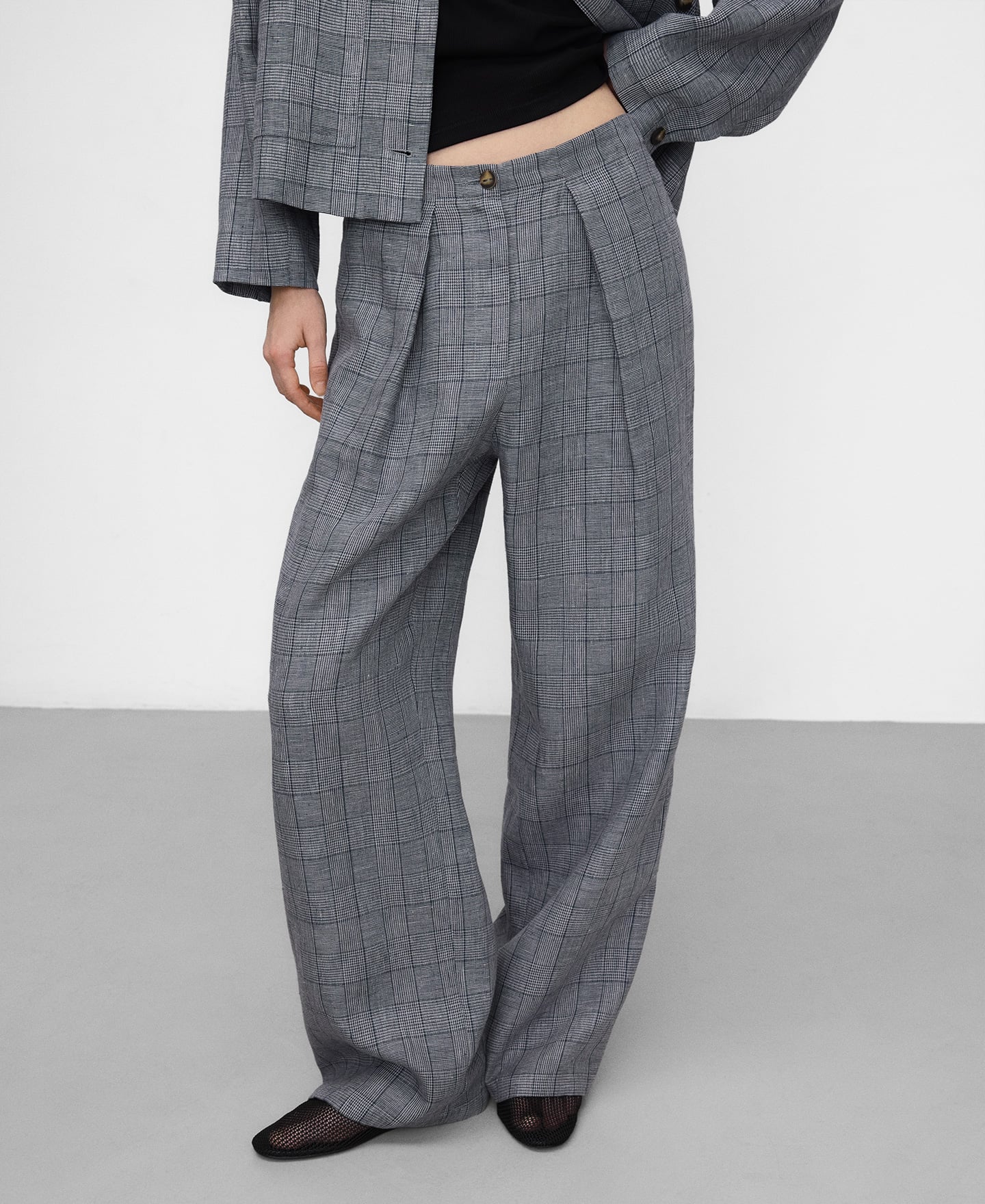Linen checkered trousers image number 0