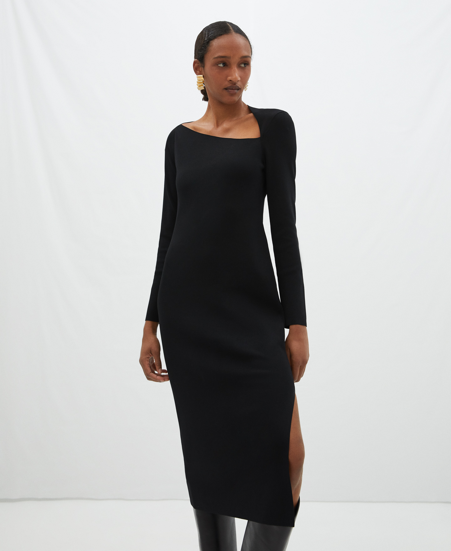 Asymmetric neckline rubber knit dress image number 0