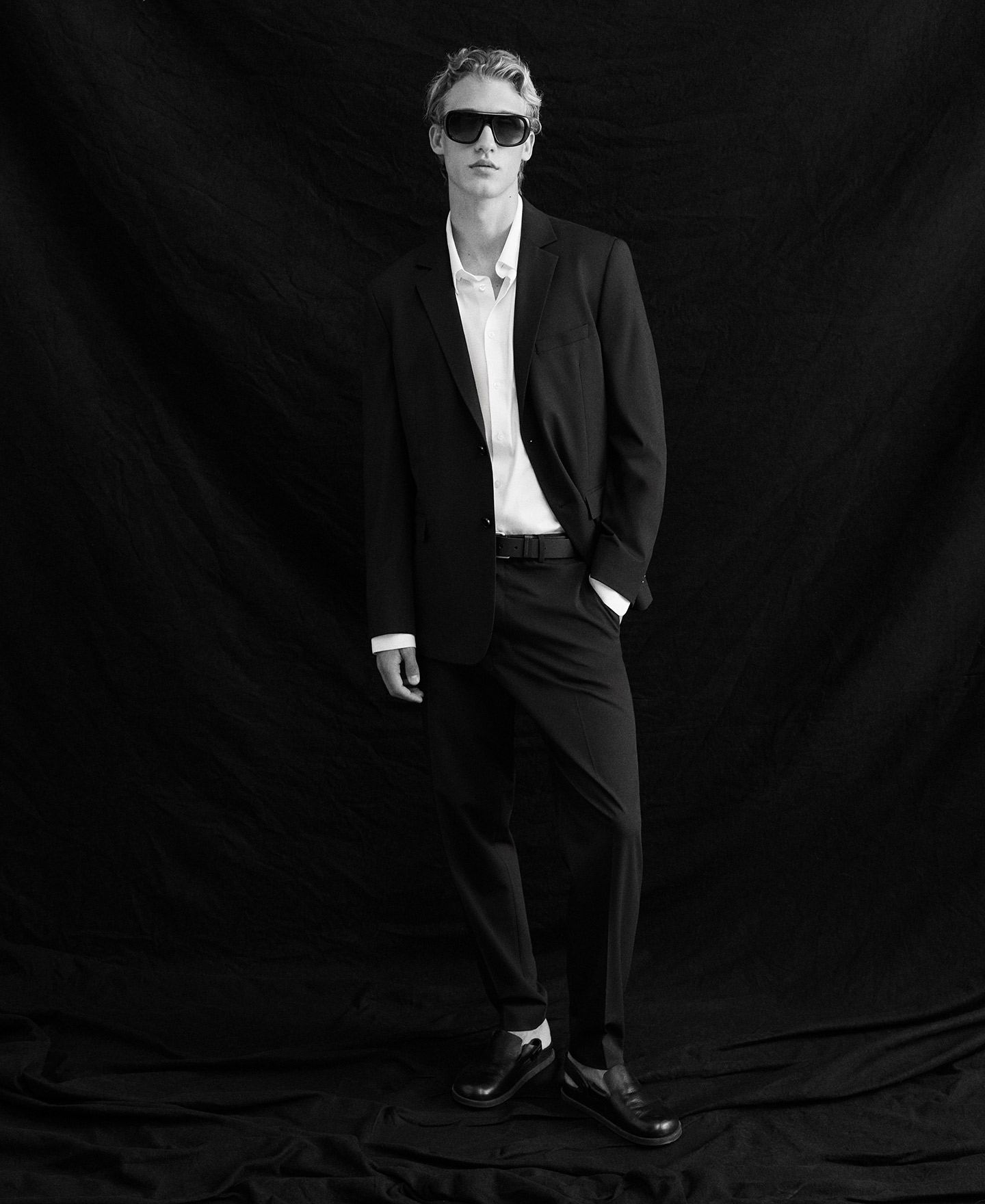 Slim fit spread collar shirt image number 5