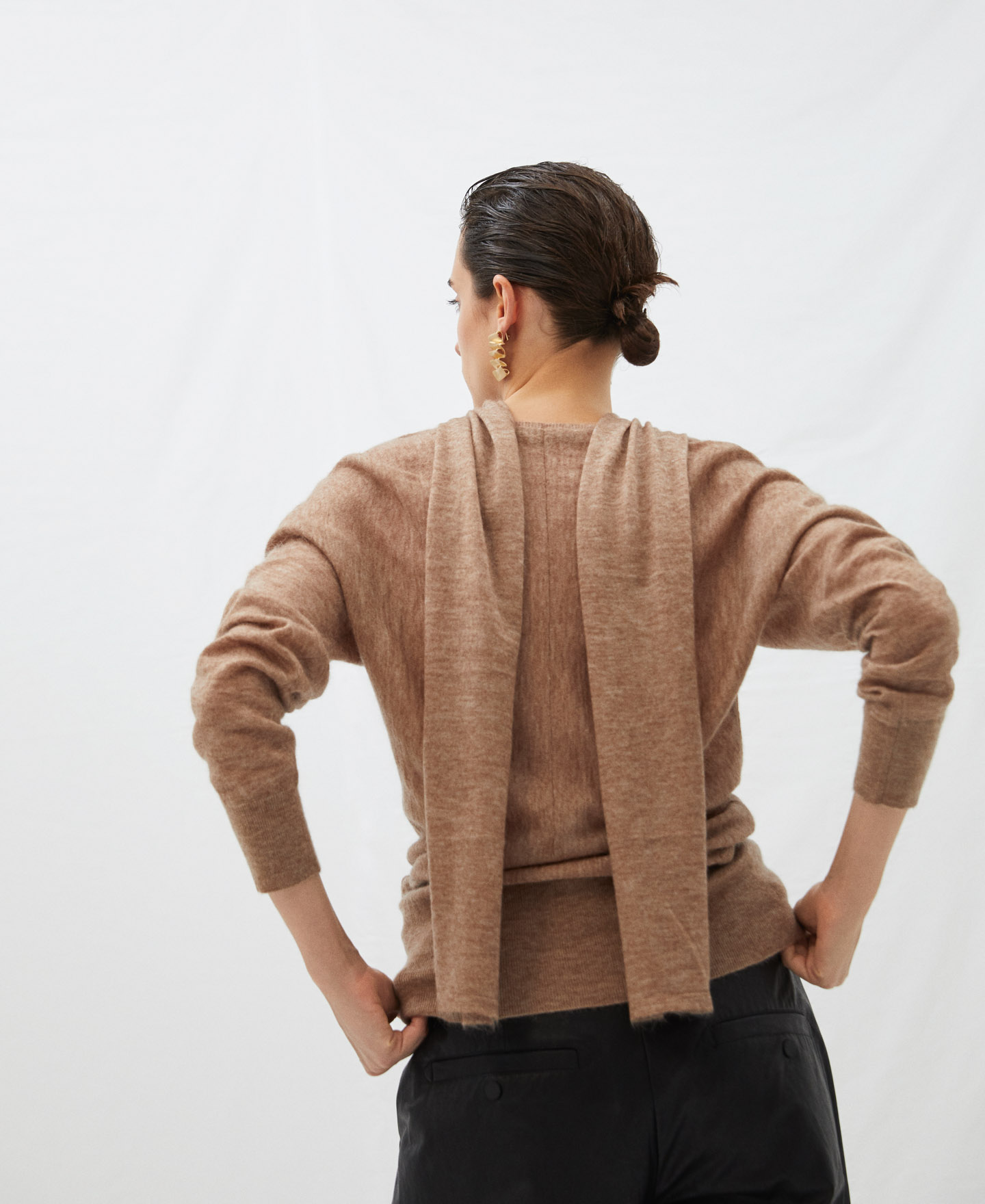 Jumper with mohair scarf image number 2
