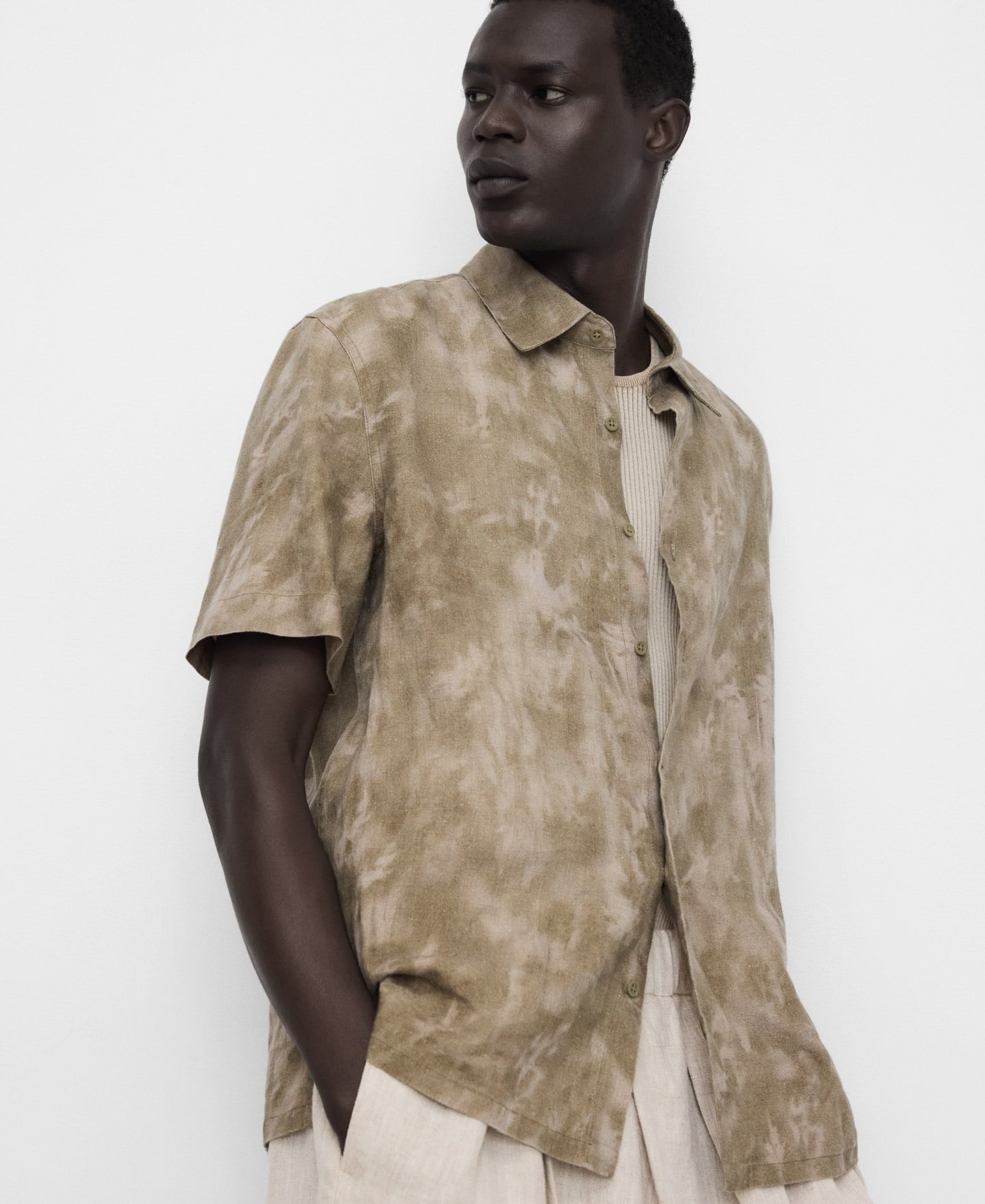 Camisa regular fit tie dye lino europeo image number 0