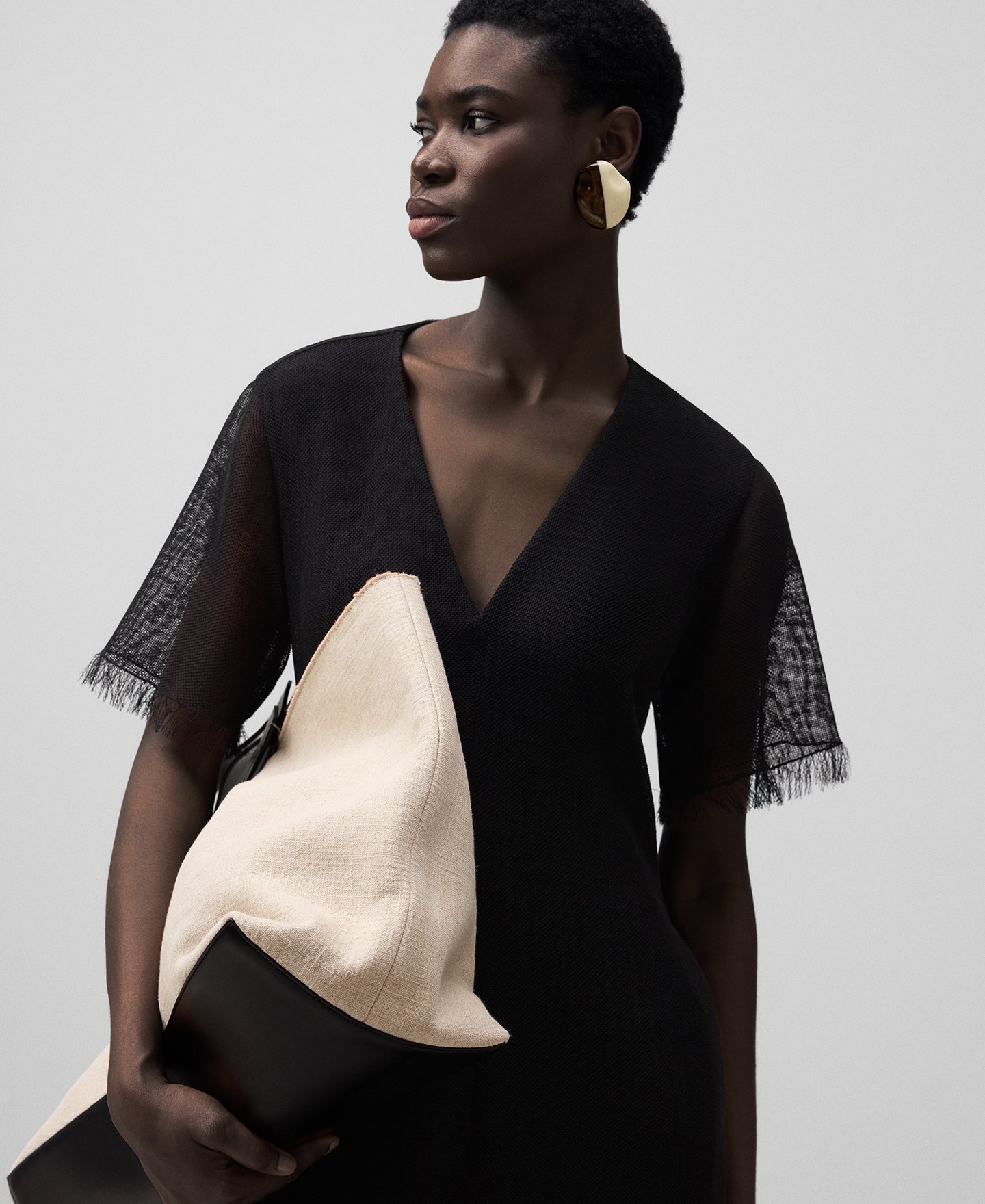 Frayed edge black dress woman image number 3