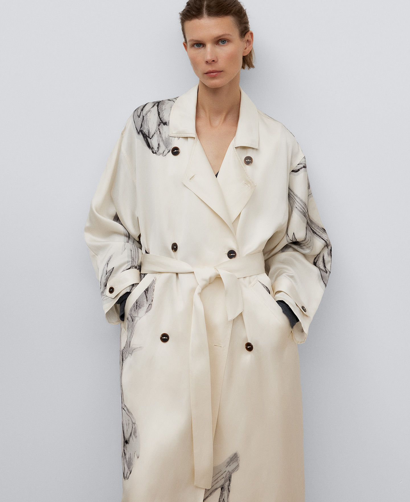 Gabardina estampada flores mujer image number 3