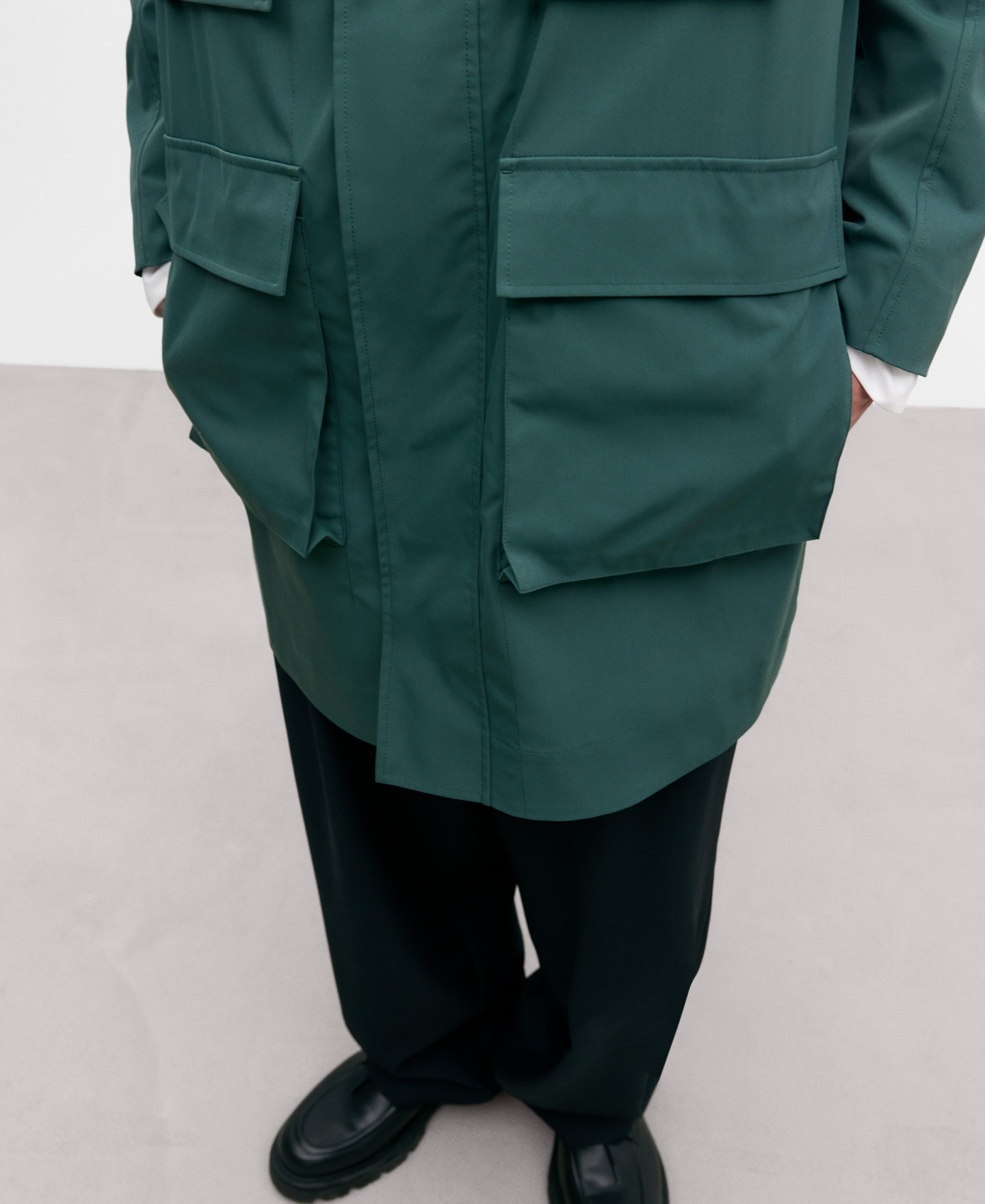 Parka con capucha de poliéster image number 5