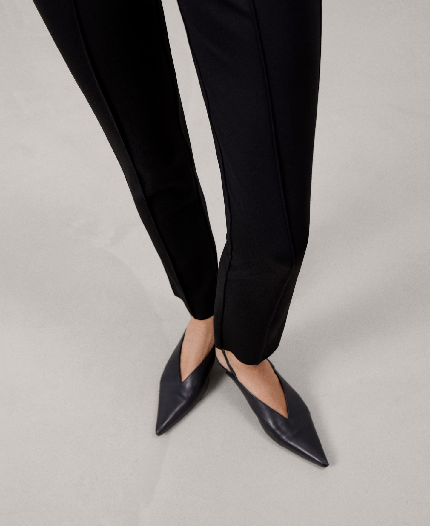 Viscose blunt knitted skinny trousers image number 3