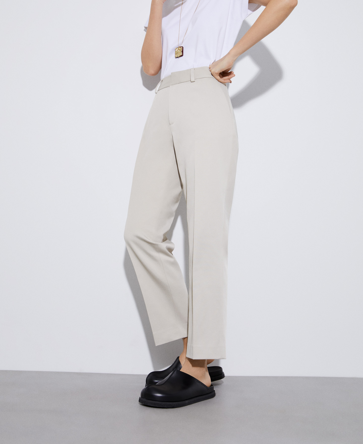 Straight trousers in organic cotton image number 0