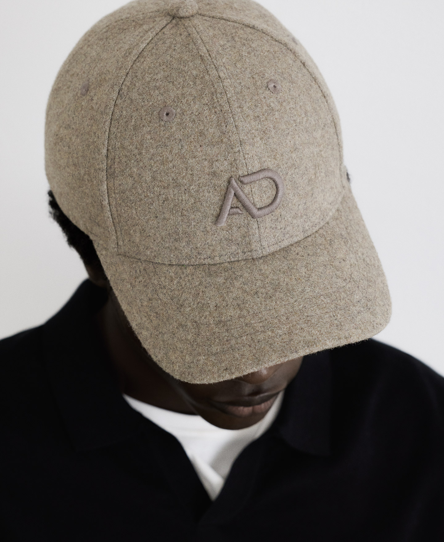 Gorra logo bordado con lana image number 3