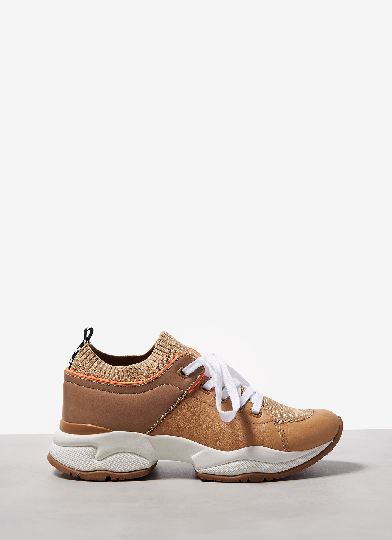 Sneakers with neon details image number 3