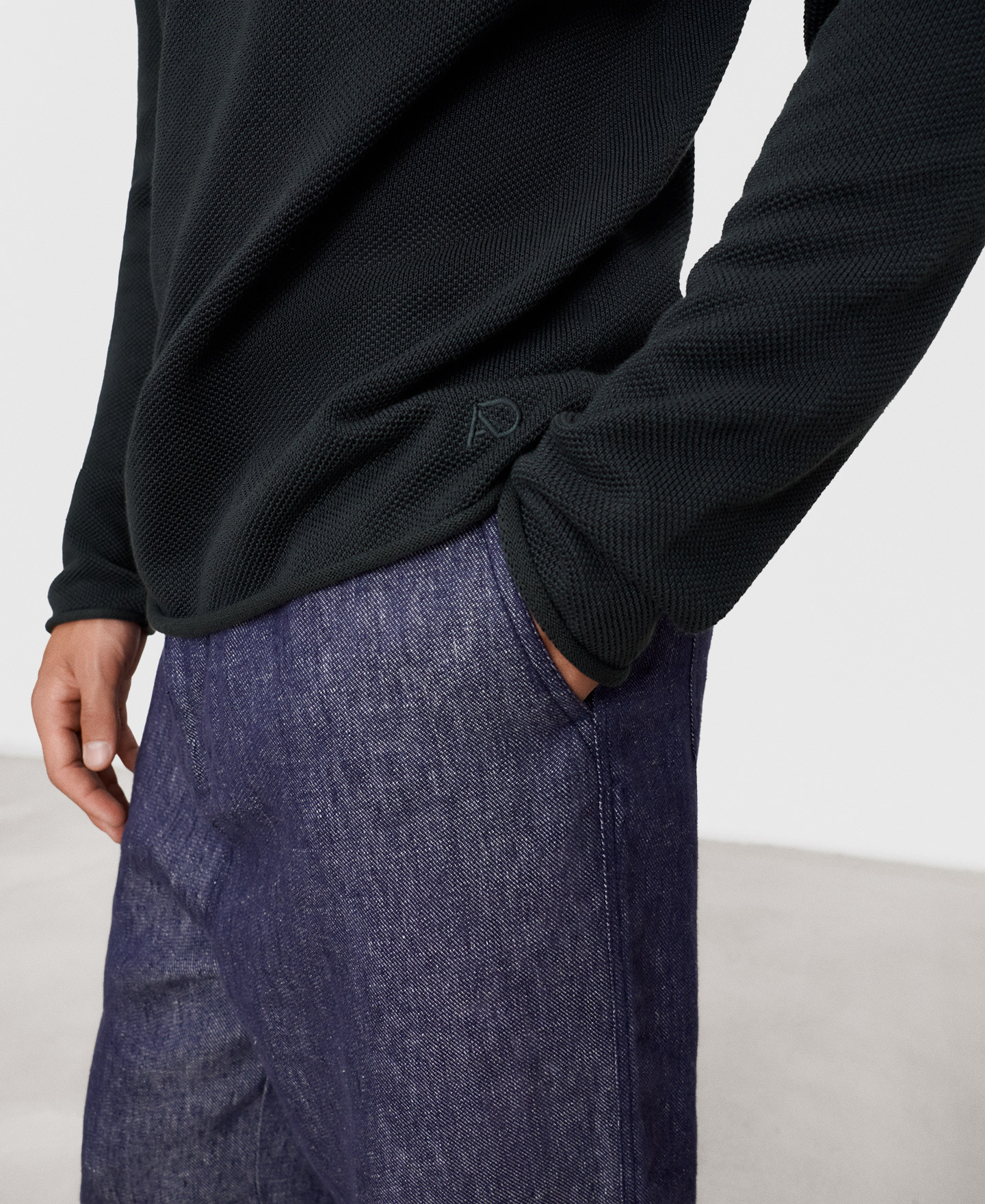 Rolled neck piqu&eacute; sweater image number 3