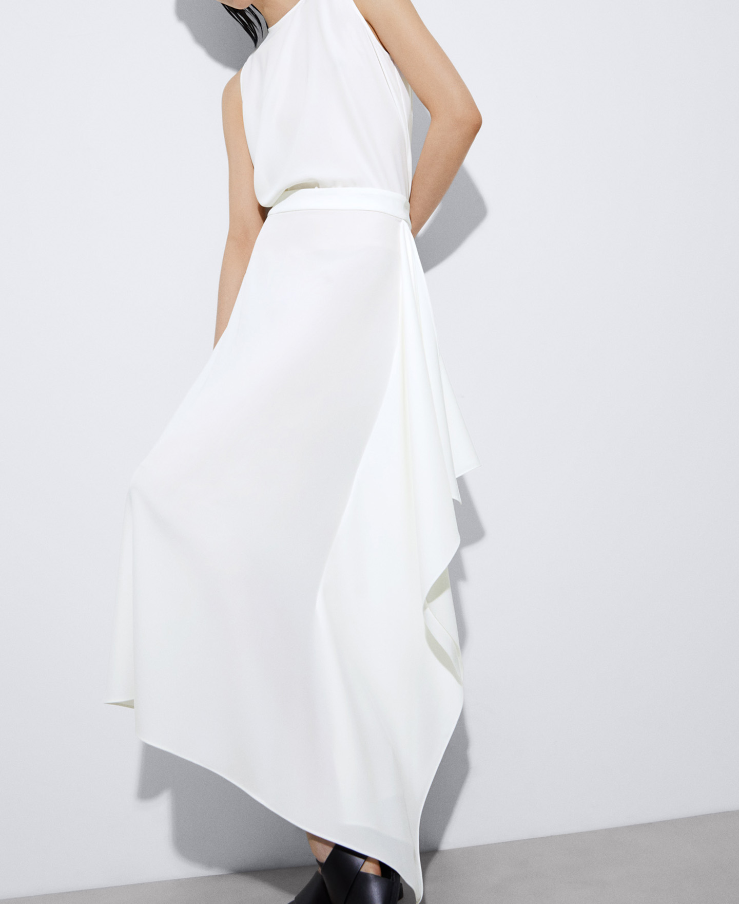 Straight skirt with draped motif image number 3