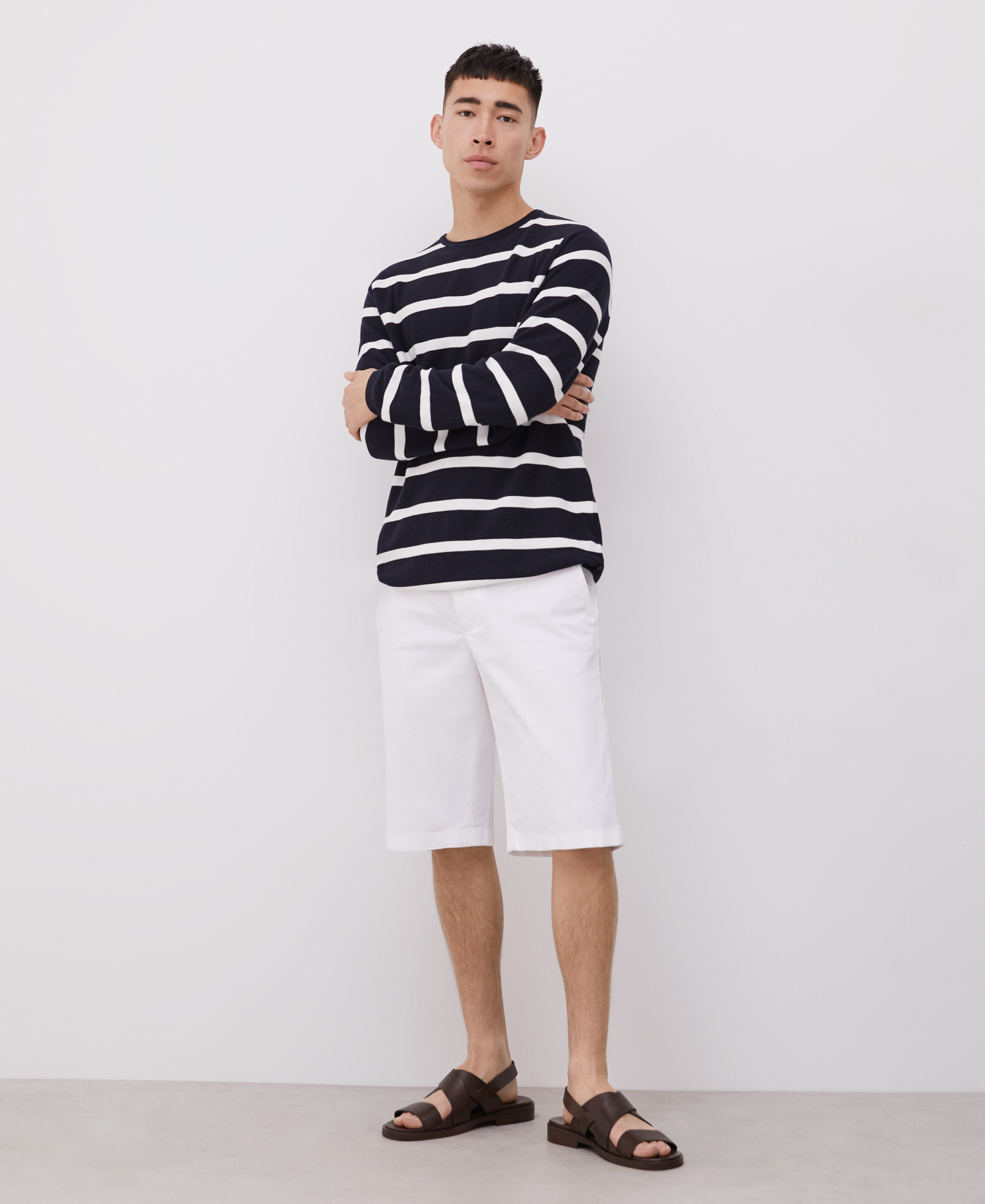 White shorts in organic cotton image number 0