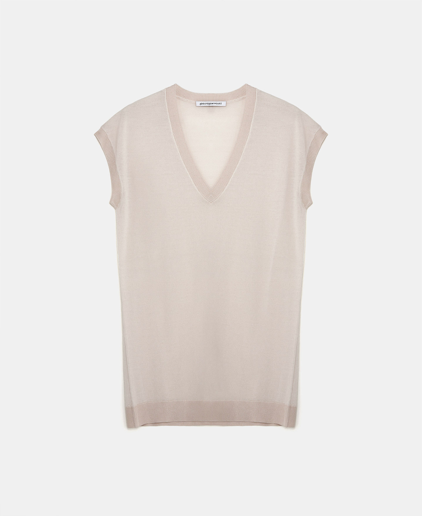 V-neckline merino wool t-shirt image number 4