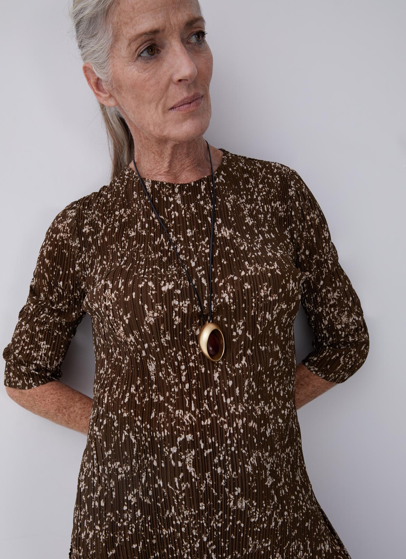 Necklace with wood and metal pendant image number 3