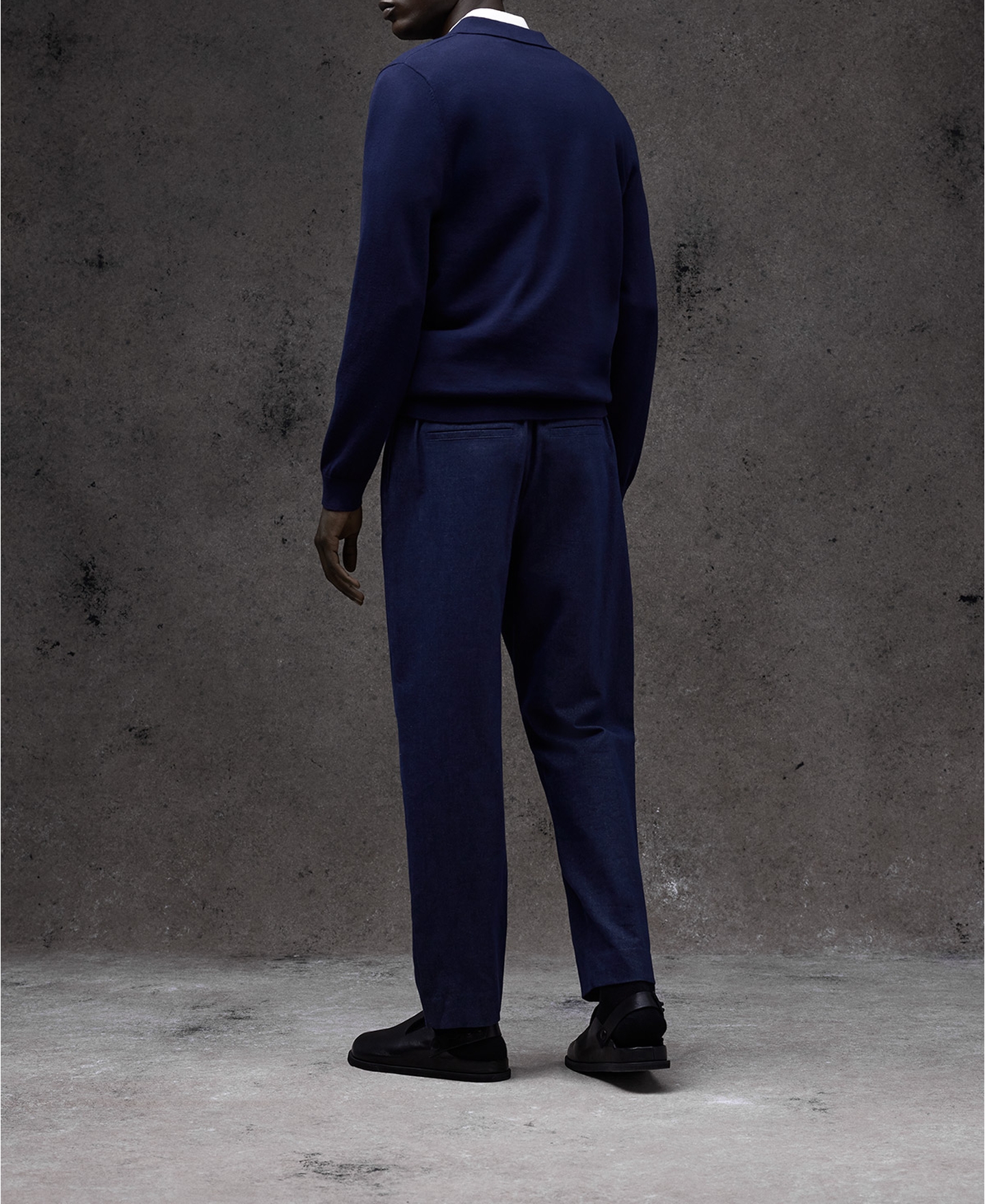 Gray relaxed fit trousers man image number 2