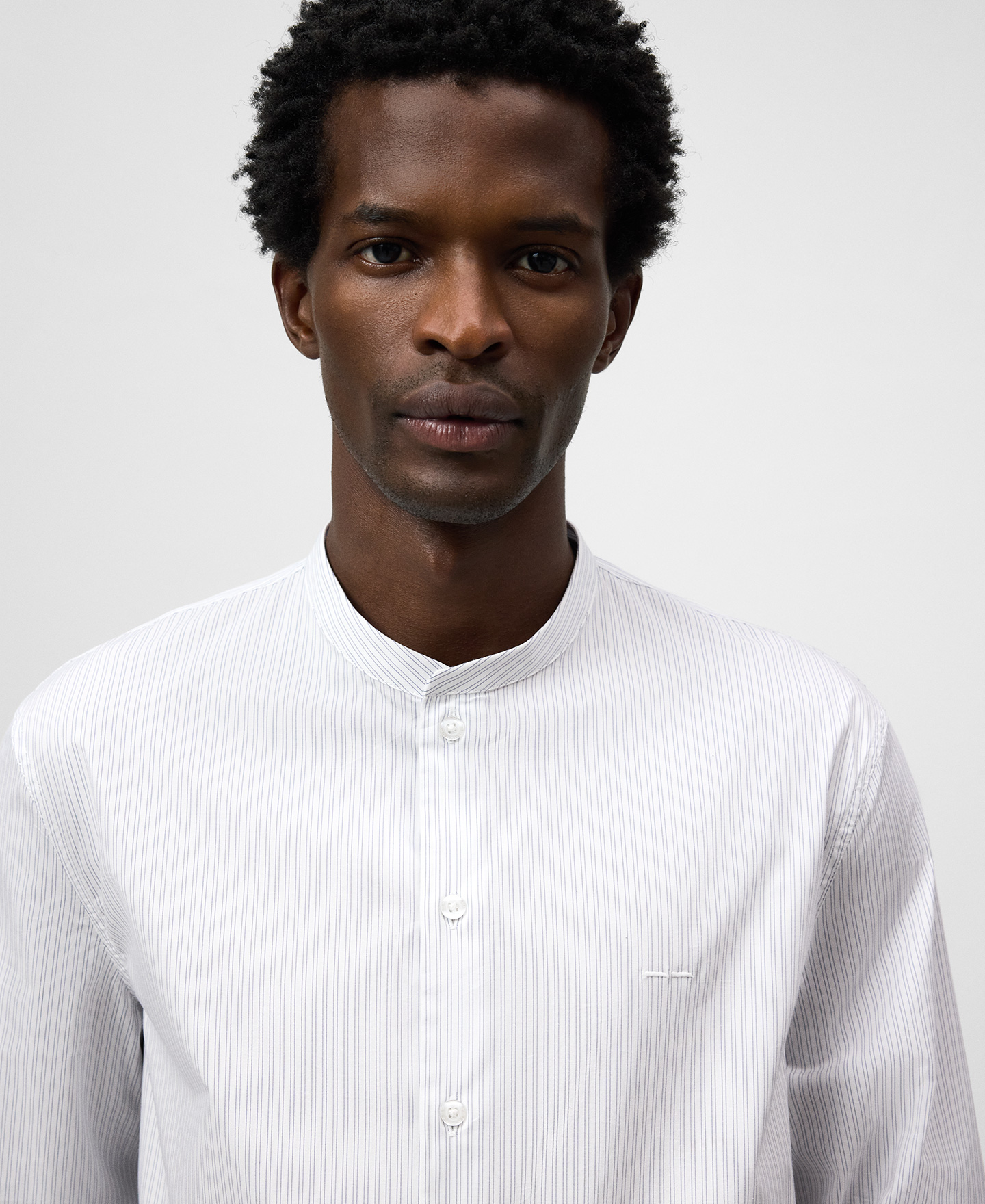 Camisa rayas cuello mao hombre image number 3