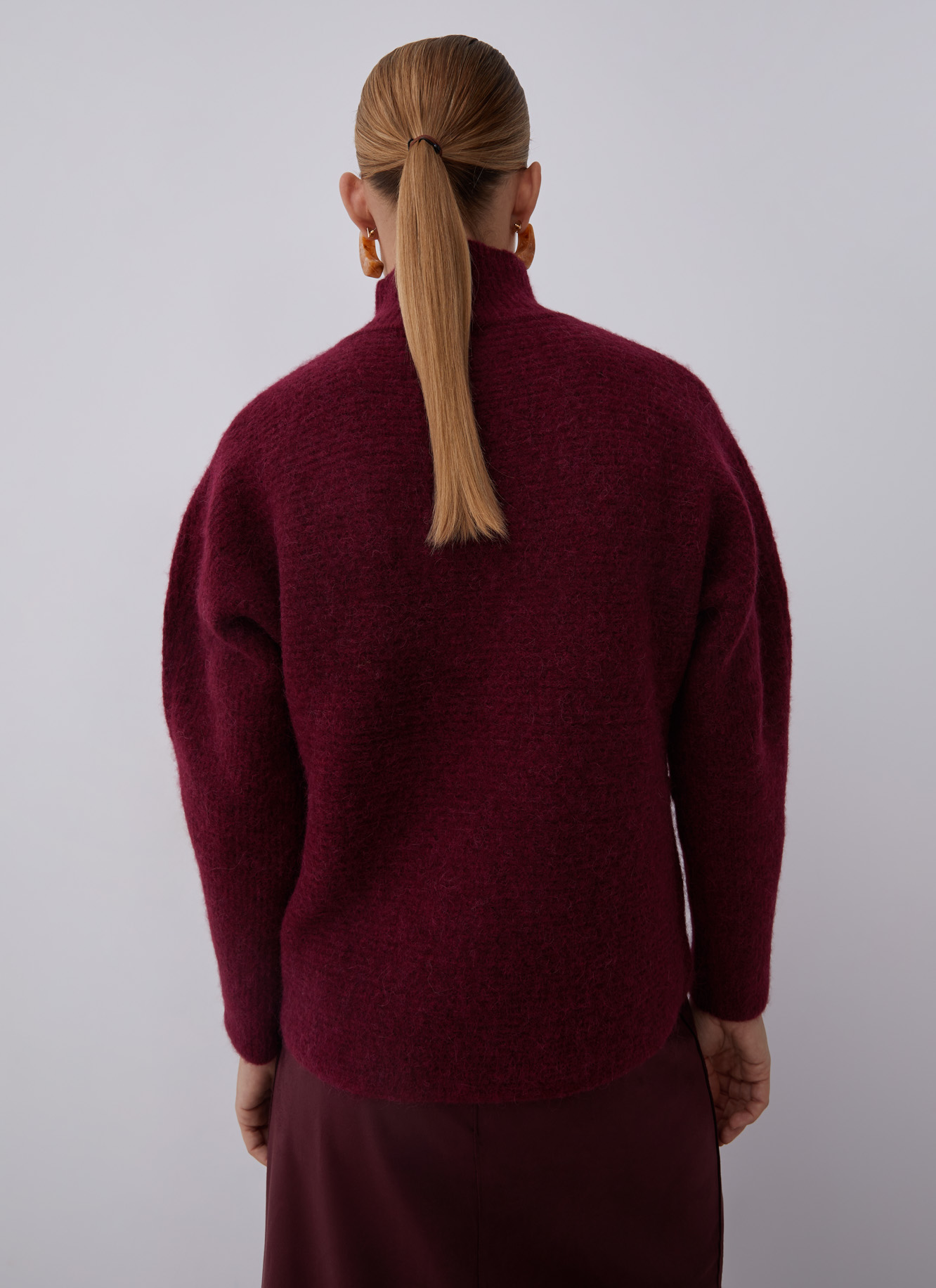 Jersey cuello alto hilatura alpaca image number 1