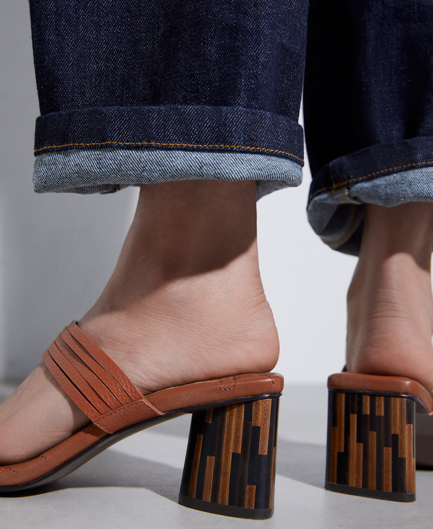 Square leather sandal with wooden heel image number 4