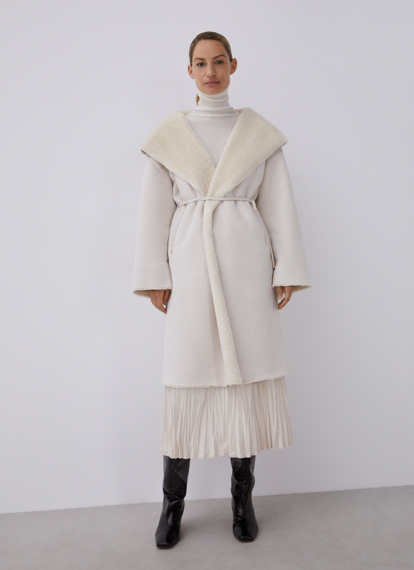 Eco leather coat with belt image number 8