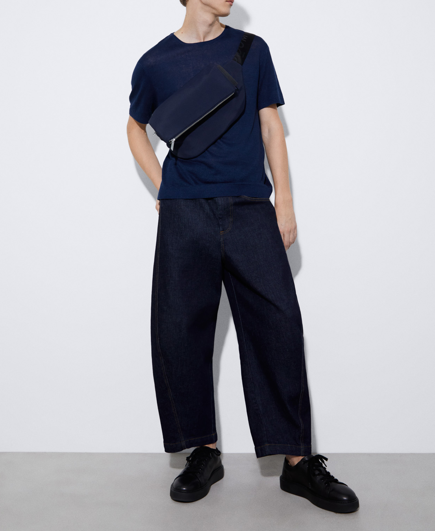 Linen knitted crew neck t-shirt image number 1