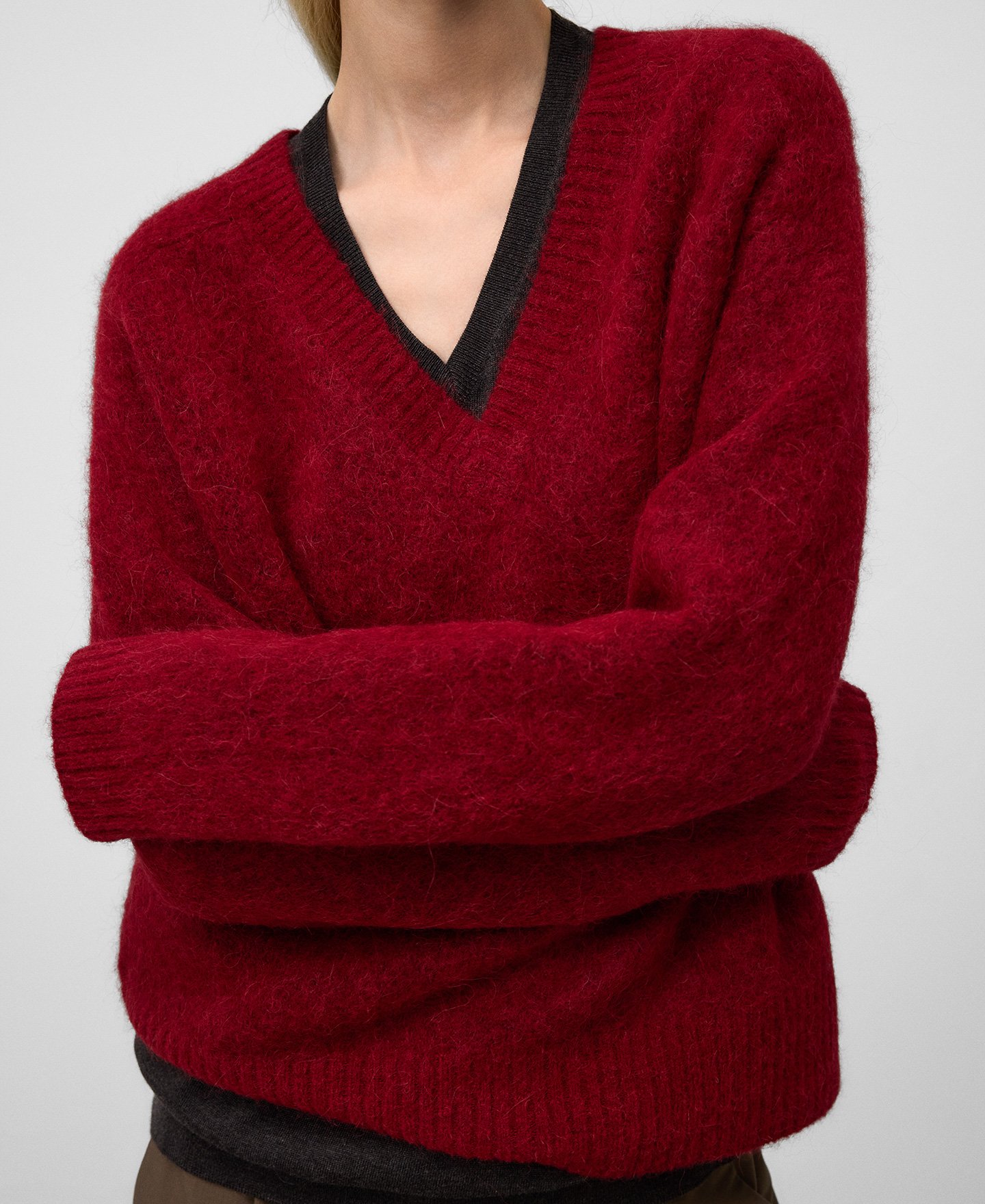 Knit V-neck sweater woman image number 3