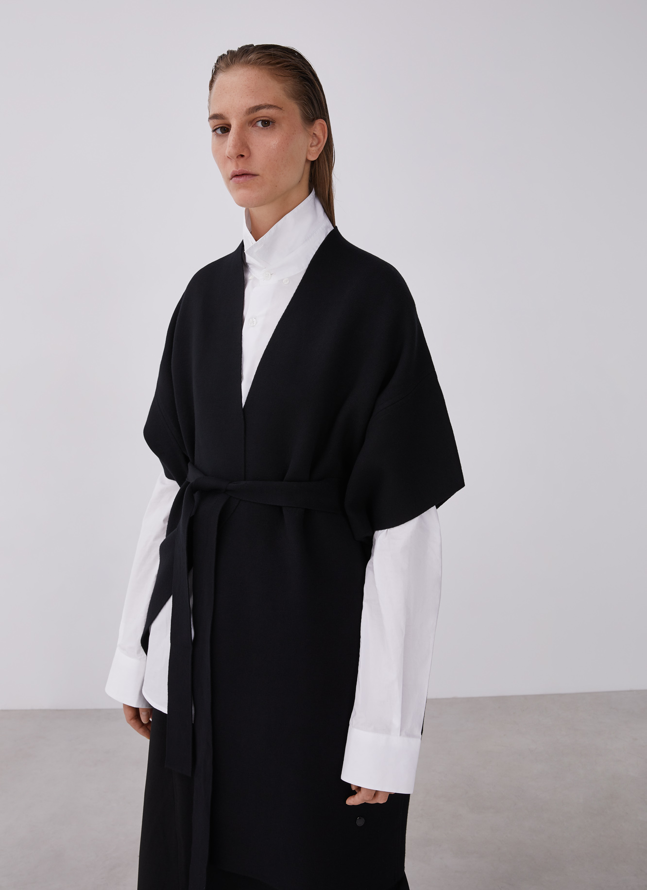 Cerrojillo knit cape image number 0
