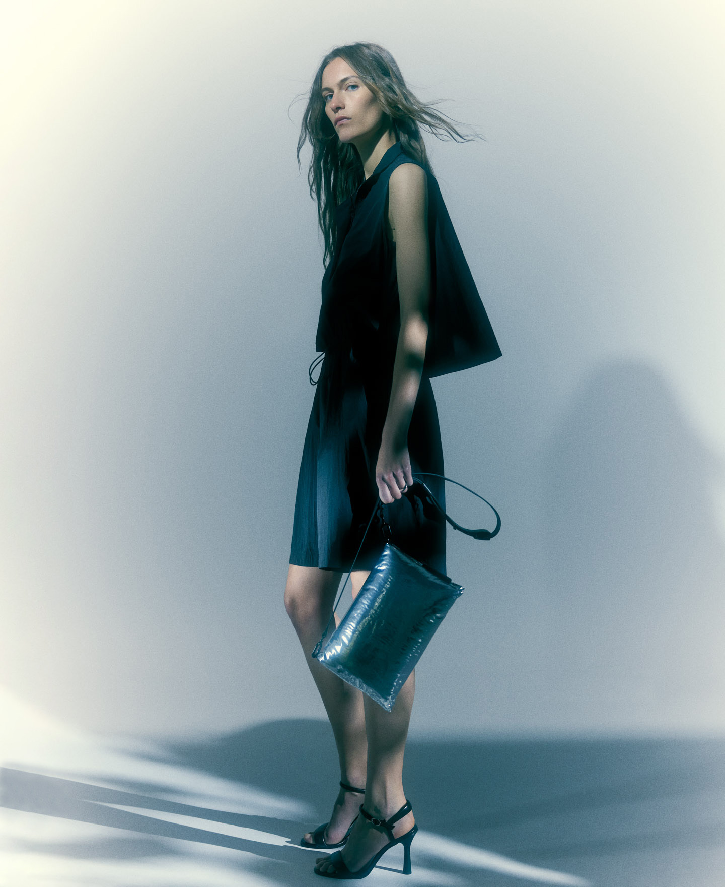Silver padded shoulder bag image number 5