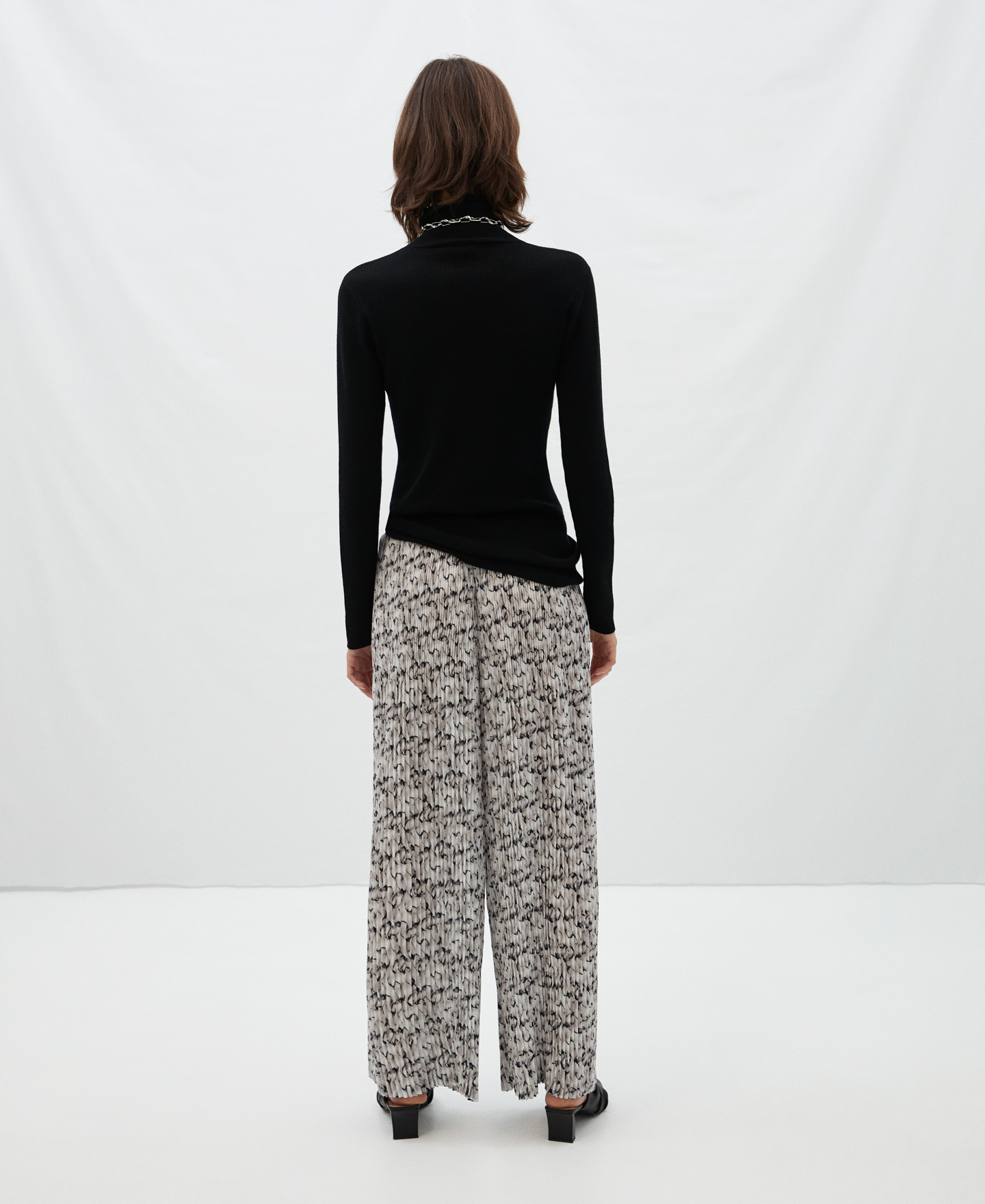 Crinkle printed trousers image number 2